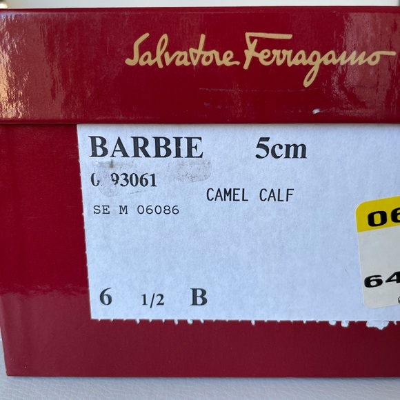 Salvatore Ferragamo 2 inch nude pumps - Picture 3 of 4